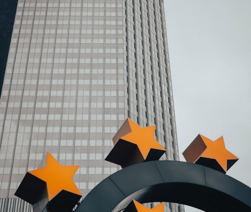 EZB erhöht Leitzins auf 4,5 Prozent: Gründe und Folgen